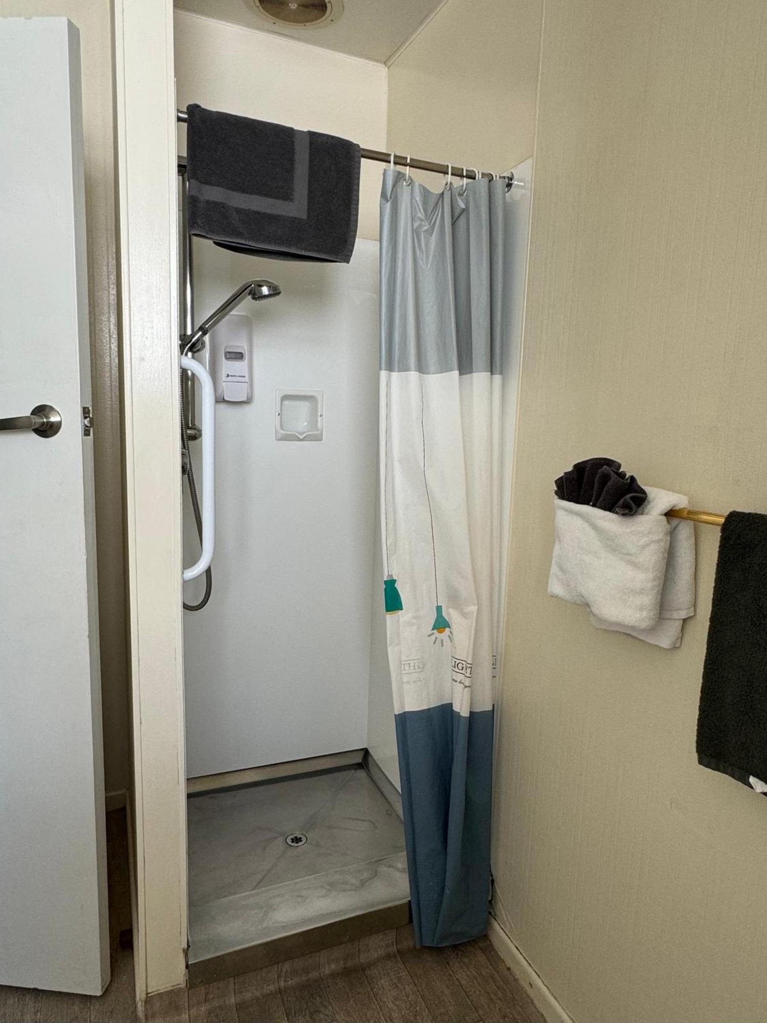 Diplomat Motel Christchurch Eksteriør bilde